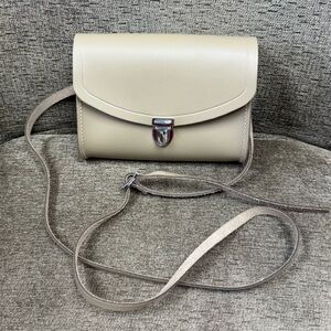 NWOT The Cambridge Satchel Company Leather Neutral Gray/Beige Crossbody